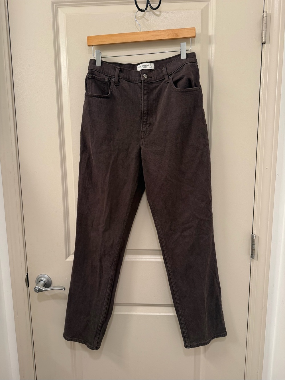 Abercrombie & Fitch 90s Straight Ultra High Rise Jeans in Deep Mocha Brown 28/6R - Picture 2 of 6